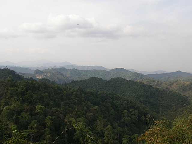 2010/2011 - A véo couché du Myanmar à la Russie et retour. Laos