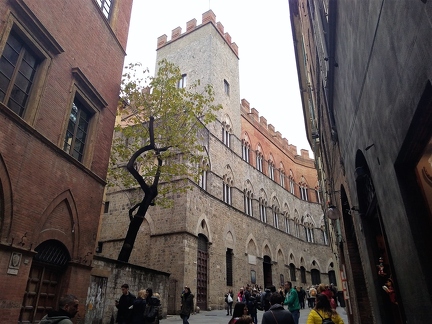 P 20191101 141419 vHDR On