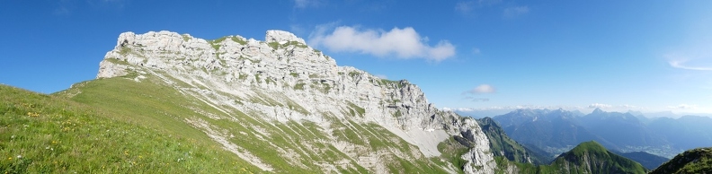 P1040678-1632x400.JPG
